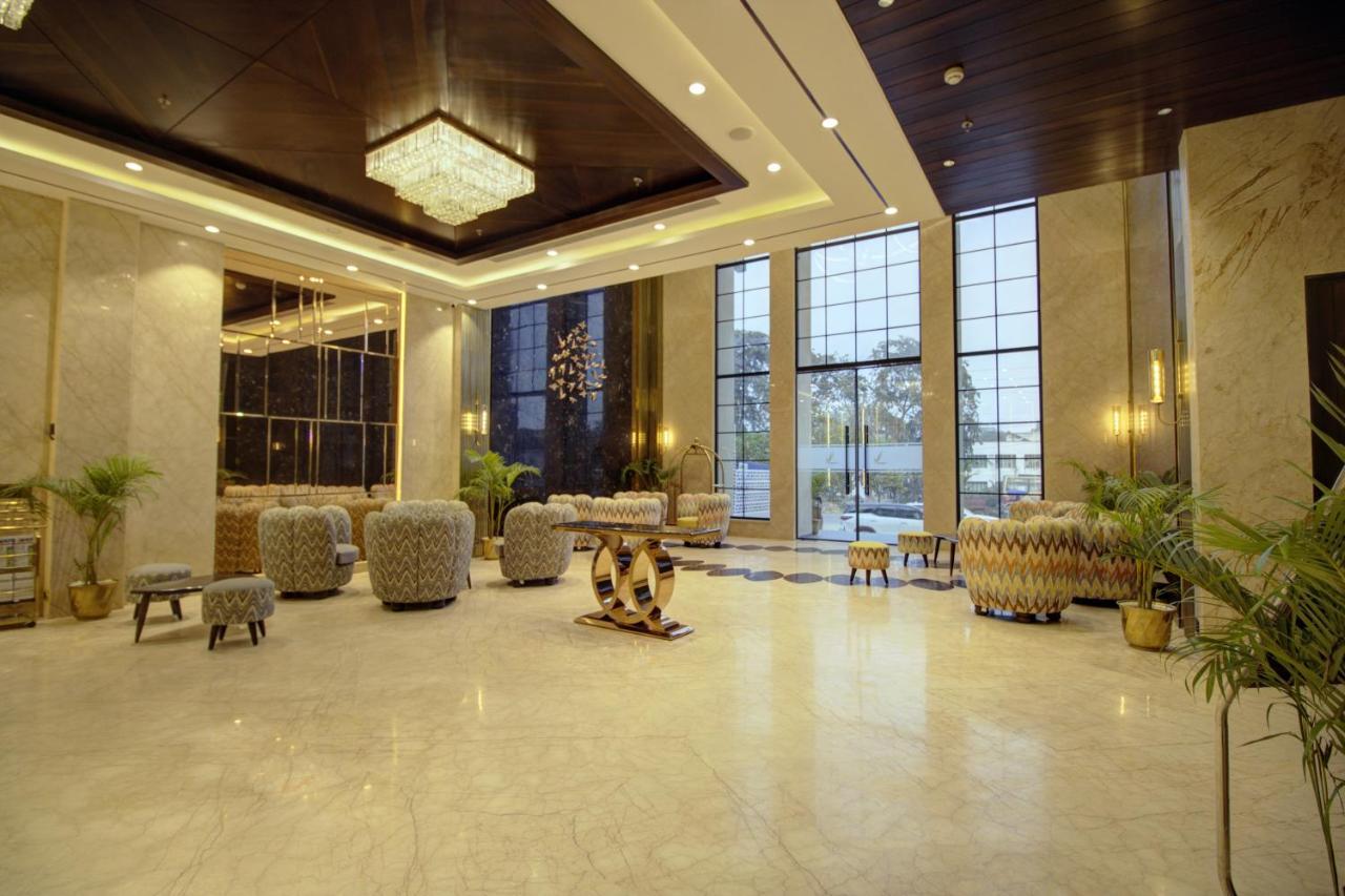 Cygnett Collection K K Hotel Faizābād Esterno foto